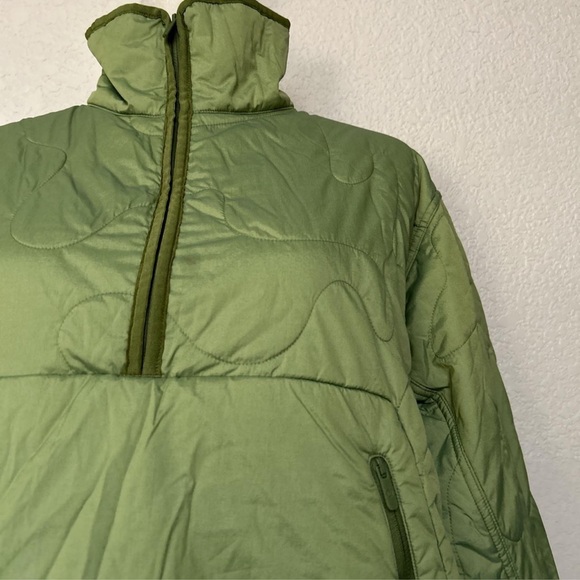 Green Lululemon Quarter Zip Puffer - Picture 4 of 6